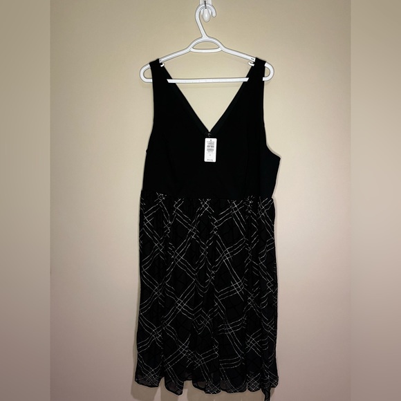 NWT Black dress with silver sparkle detail - Picture 1 of 3